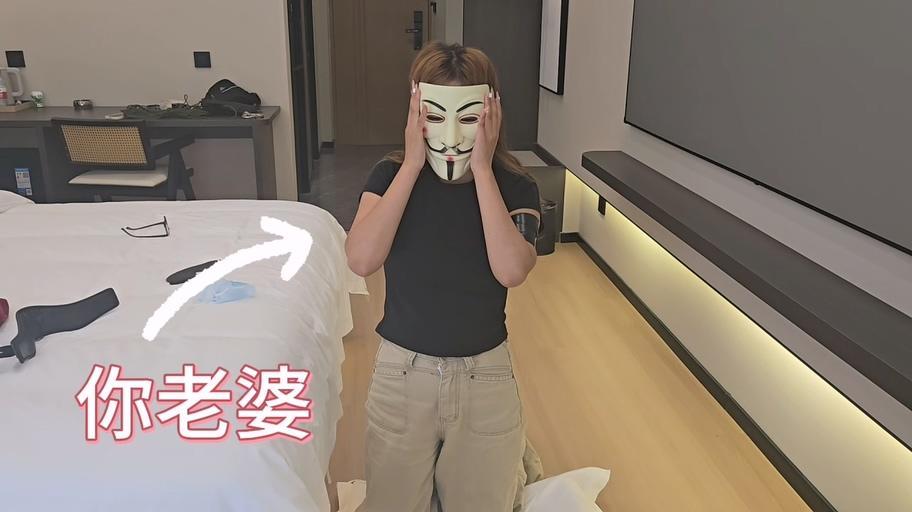 感谢寄过来的女朋友，她是第一次被调教，还挺配合的，第一次就能上道具，没准是个真M。 感谢寄过来的女朋友，她是第一次被调教，还挺配合的，第一次就能上道具，没准是个真M。
