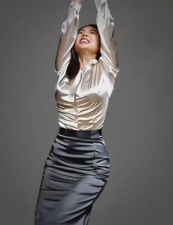 女律师把自己双手吊绑起来，蠕动柔软的躯干挣扎，在意淫中获得极大满足 人物造型和动态全用AI生成