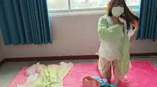 苏苏_娜可露露土下座 苏苏_娜可露露土下座，招聘同好/女模特，坐标江苏，有意向的宝子可以 沟通交流～<br>苏苏的3D打印小店开业啦～视频中同款打印镣铐道具都在小店哦，有喜欢的宝子们可以来咨询物色哦，总有一款适合你～<br>有意3D镣铐枷锁等道具的宝子，欢迎交流～