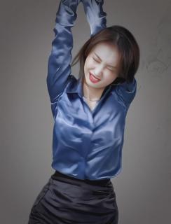 幻想吊绑挣扎的衬衫女子双合集 视频用AI生成