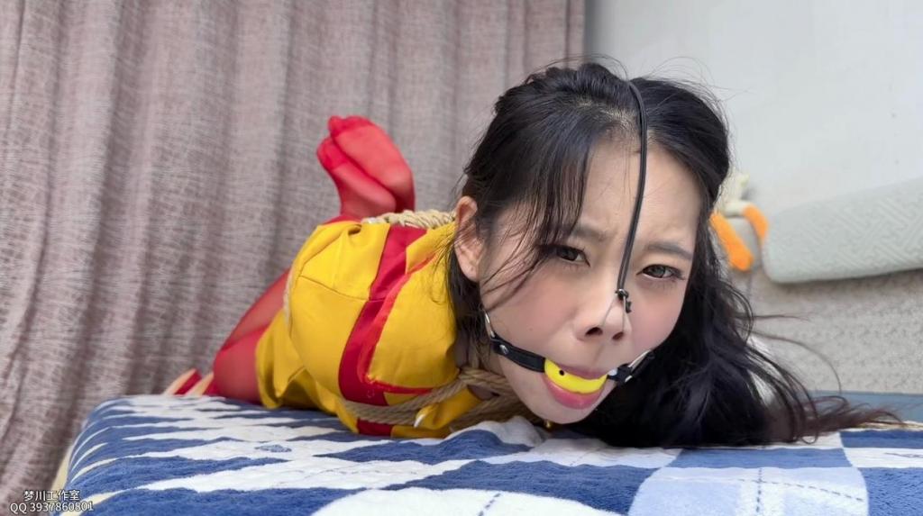 【破产姐妹】挣得多的冰柠造姐妹惦记报复 桌上驷马口球鼻钩 口水直流 【梦川原创】<br>工作室接各种定拍 和线下约绳（坐标山东）<br>求被绑 被调教 玩绳约绳约调 加QQ:959439062（备注来意）本号只接线下业务 女奴绳奴同好可接 口嗨勿扰<br><br>工作室定拍QQ:3937860801（本号只接定拍业务） 定拍只接绳艺捆绑＋轻调教，不接大尺度露点露出 出售原味丝袜 内裤
