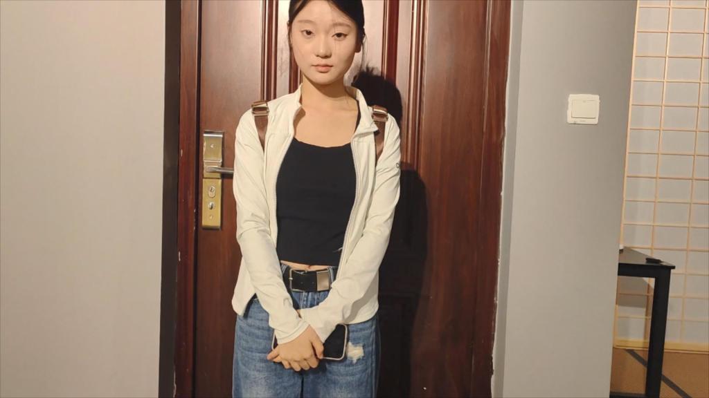 新模应聘小可 新模特小可，第一次来。专业试衣模特，柔韧性不错，她一边拍，一边问她应聘成功了吗。我该怎么回答她呢，在线等，挺急的...<br>本片经过模特知情同意进行拍摄，无任何真实暴力发生。<br>秦韵绳屋祝大家：马年行大运，发大财。<br>本绳屋无线下体验，请不用再咨询了，谢谢。<br>业务QQ：1937963514，可接定拍，欢迎骚扰。<br>解压密码：qinyun