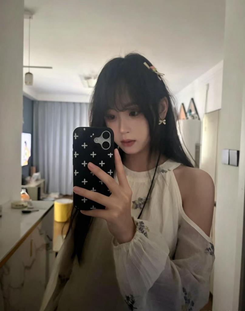（物语工作室）定拍线下体验q2962168424，纯情女大欣欣的试镜视频下集，不多说了，看过上集的都知道了，欣欣超级敏感又害羞，一直在那忍着的声音更涩了，但这次给她上了撸猫手套，立马就破防了 定拍线下体验q2962168424，招收天津地区痒模
