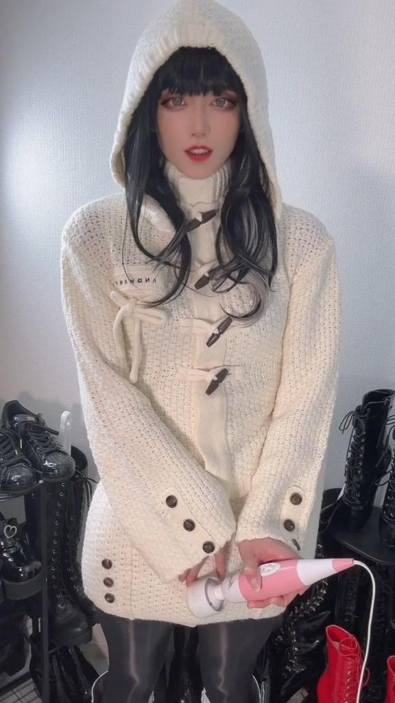 クソ暑い真夏にダウンとニットとロングブーツのホワイトコーデの女装男子がピンクバイブでオナニーしちゃう???? 出自:Re:I (ReI（れい）)伪娘 伪娘伪娘<br>クソ暑い真夏にダウンとニットとロングブーツのホワイトコーデの女装男子がピンクバイブでオナニーしちゃう????<br>出门前的例行公事总是包括自慰♡<br><br>天气热的时候我喜欢穿性感的衣服♡<br>我浑身湿透，汗流浃背????