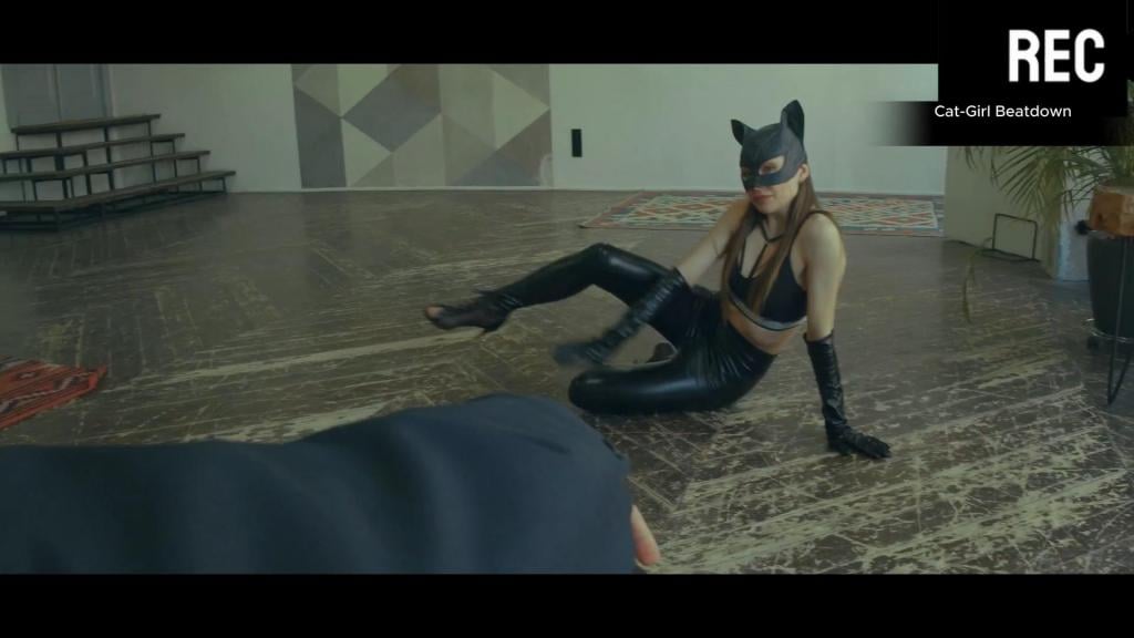 Cat-Girl Beatdown Superheroine defeated by her enemy.<span style='color:#b0b0b0;'>[隐藏文字，购买后可见]</span>