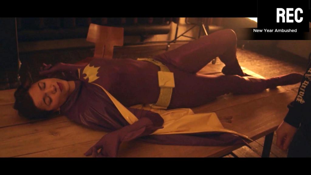 New Year Ambush Superheroine defeated by her enemy. <span style='color:#b0b0b0;'>[隐藏文字，购买后可见]</span>