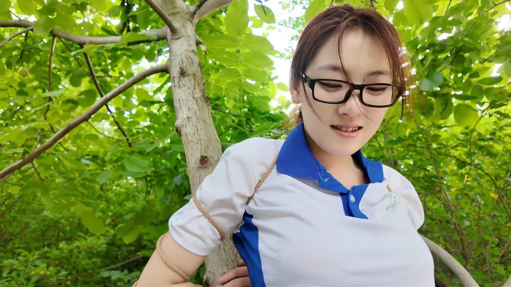 贝贝TK、SP第三部全集 李大侠原创、小美女贝贝在家骑单车锻炼身体，被闯入家里的歹徒抓起来折磨，各种TK，SP,折磨了整整一天，打哭了无数次，最后绑到树上扬长而去.....本工作室提供私人定制绳艺视频、私人定制绳艺体验、剧本体验、出售原味、另外招募绳艺模特、视频统一解压密码h123456 定拍联系QQ1642384671加我注明妖狐吧
