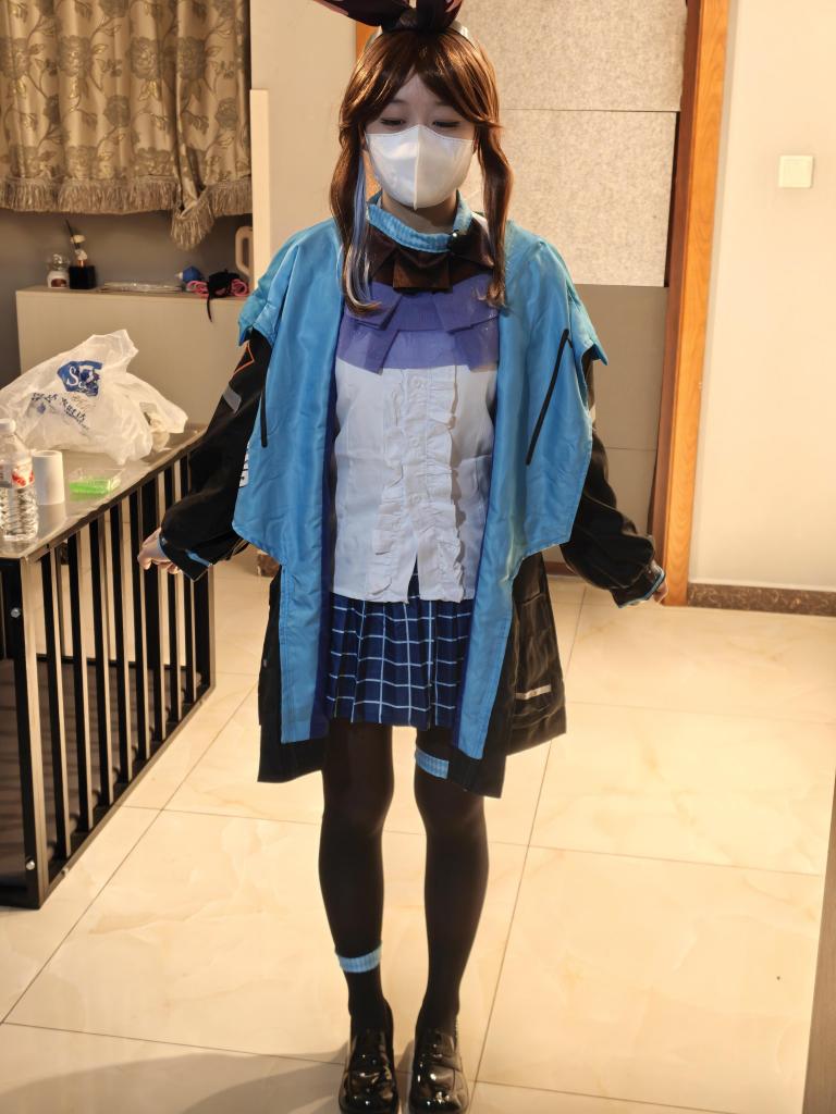（物语工作室）阿米娅的痒刑折磨，定拍线下体验q2962168424 阿米娅身为罗德岛的管理者，竟然如此怕痒，大衣内穿着的无袖里衣完全露出腋窝，大腿即便穿着丝袜被挠起来也会挣扎大笑，全身都是痒痒肉呢，定拍/服装道具赞助/线下体验/应聘模特qq2962168424