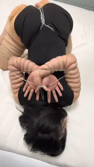 【蓝】铁丝五花，铁丝股绳，并腿脚趾束缚 <span style='color:#b0b0b0;'>[隐藏文字，购买后可见]</span>内容:铁丝五花，铁丝折腿，铁丝股绳，铁丝绑大脚趾挂股绳固定，虐足互动挣扎<br><br>这是一期关于铁丝五花的极限紧缚放置，介意慎入，觉得重口味慎入，我只表达我的紧缚理念，我讨厌被定义，谢谢<br><br>原创作者:模特—蓝，缚手—lalala<br>