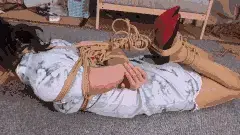 【花花】旗袍驷马 捆绑挣扎！花花出去度假了，不接活哈！ 十分感谢各位老板赞助和支持！有意向欢迎咨询~！我们会一直努力做下去的！<br>点点关注！欢迎定拍！联系方式：Q453475236 Q3896695284 Q368130663<br>——————————————————————————————————————————————<br>定拍计价公式＝基本时长报价＋道具服装内容报价＋版权报价（可选择不要）<br>有任何合理的建议 意见 问题 咨询 欢迎联系QQ客服号↓<br><br>联系方式：Q453475236 Q3896695284 Q368130663（分流）<br>说明：时长 内容 预算 不闲聊<br><br>解压码：要么是pzz123456，要么pzz654321 要么就是没设置<br><br>联系方式：Q453475236 Q3896695284 Q368130663（分流）<br>——————————————————————————————————————————————<br>说明：预算 时长 内容  不闲聊<br>——————————————————————————————————————————————<br><br>线下约拍：有定拍验明身份后可以解锁，所以不要再一上来问能不能体验啦！<br><br>解压码：要么是pzz123456，要么pzz654321 要么就是没设置<br><br>联系方式：Q453475236 Q3896695284 Q368130663（分流）