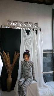 【zentai】豹纹缪斯 她遮住了脸，但身上的花纹却诉说着故事。她身着豹纹紧身衣，撩拨着你的好奇心——每一处曲线，每一道褶皱，都隐藏着等待揭开的秘密。
